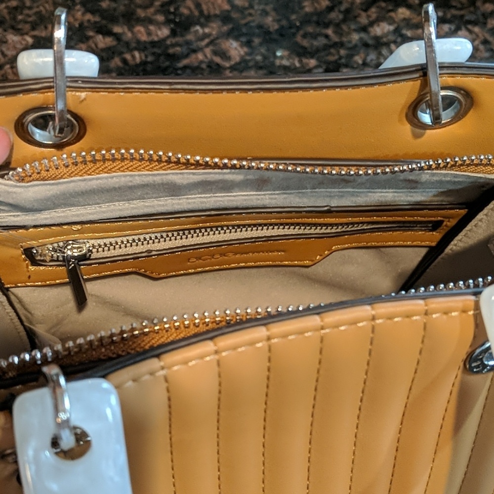 ❤️ Price Drop! NWT BCBGeneration Purse - Picture 4 of 5